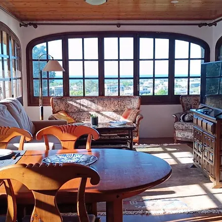 Cave House With Ocean Views Apartment *